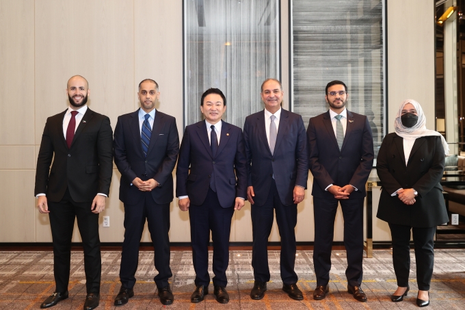 Minister Won meets with the Ambassadors of Gulf Cooperation Council (GCC) States in Korea for strengthening cooperation in the infrastructure sector. 포토이미지