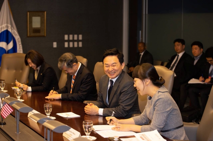 Meeting with the U.S. Secretary from the Department of Transportation 포토이미지