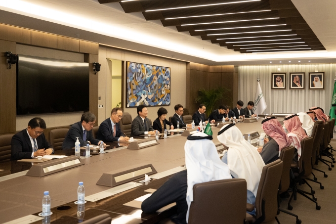 Meeting with the Minister of Investment of Saudi Arabia 포토이미지