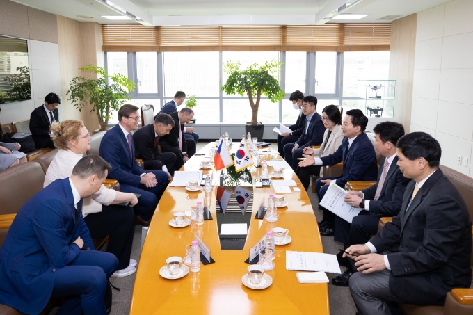 Meeting between MOLIT Minister Won and the Minister of Transport of the Czech Rep. 포토이미지