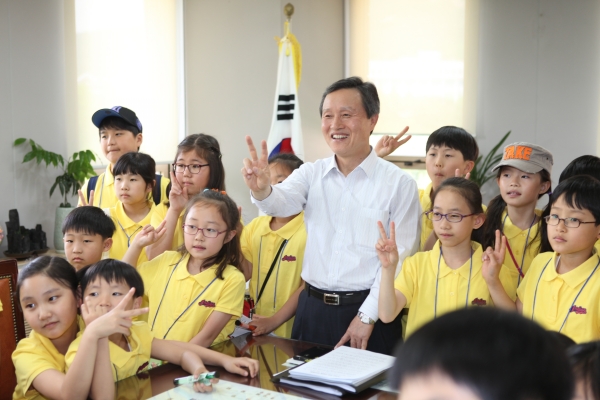 국토해양가족 직원 자녀 초청 장관실 개방 - 포토이미지