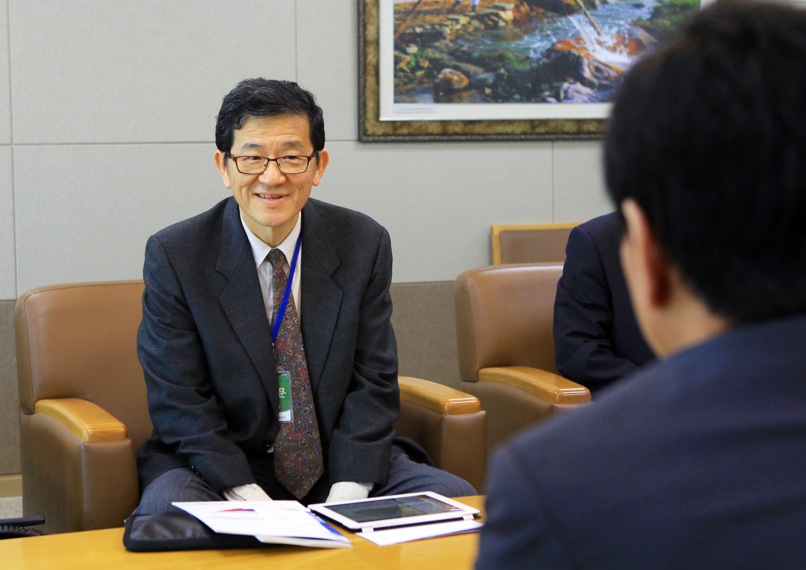 태국 왕립대학교 부총장의 미소 - 포토이미지