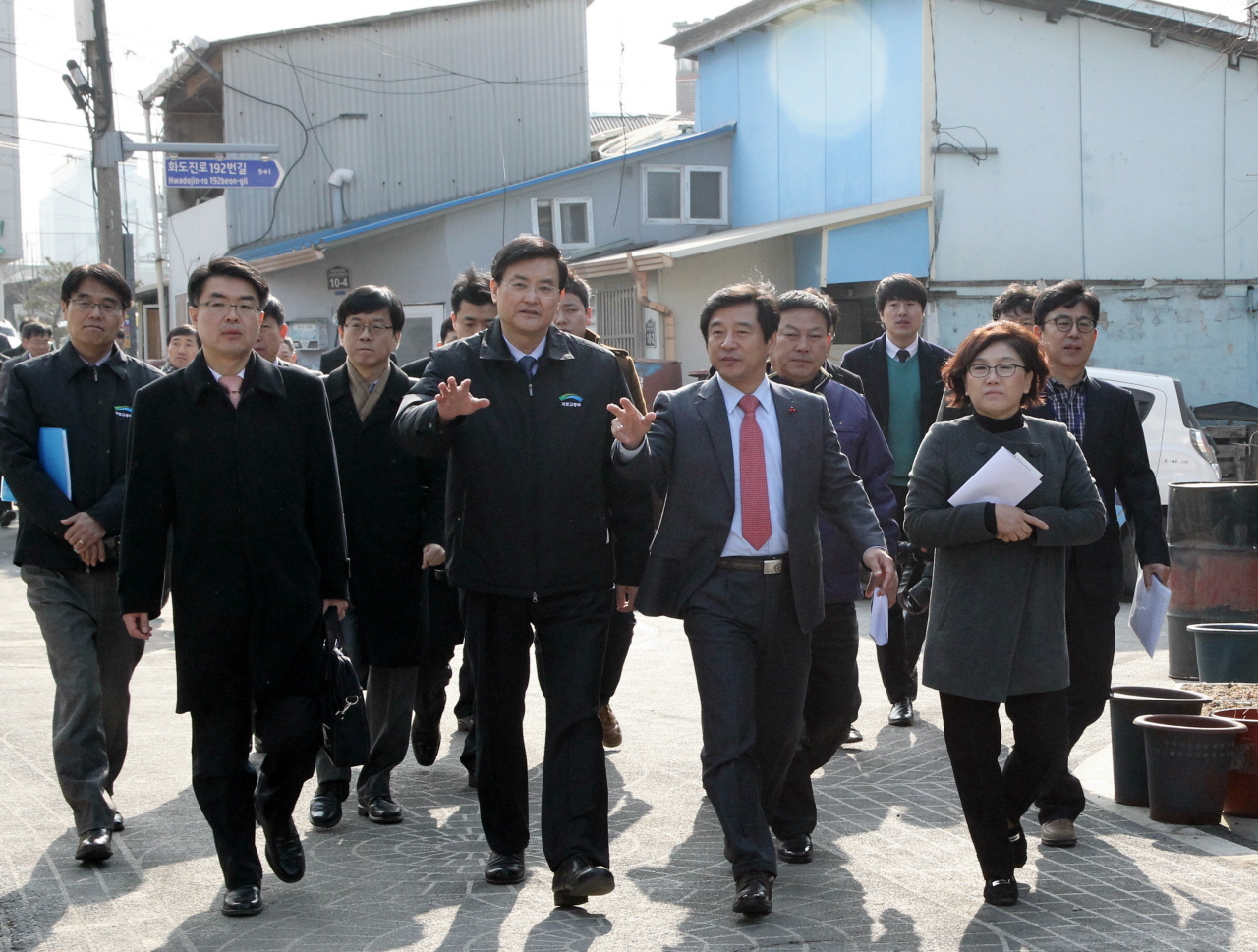 서승환 장관, 임대주택리츠 및 주거취약지역개선사업 현장 방문 - 포토이미지