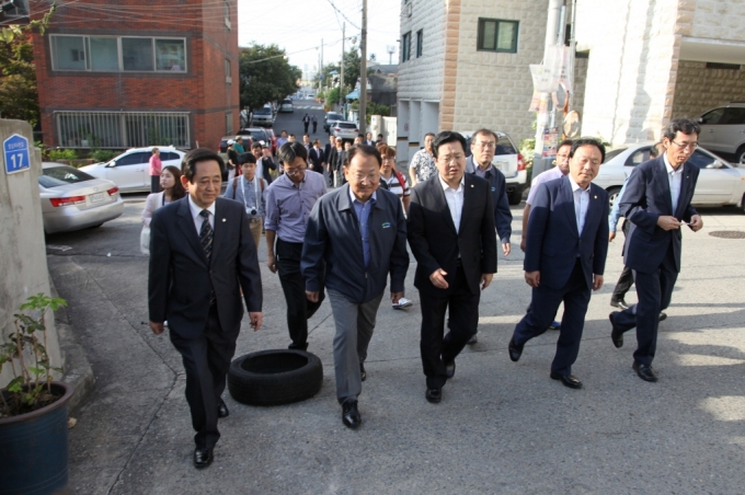 유일호 장관, 철도의 날 기념식 및 주거환경개선사업 현장 방문 - 포토이미지
