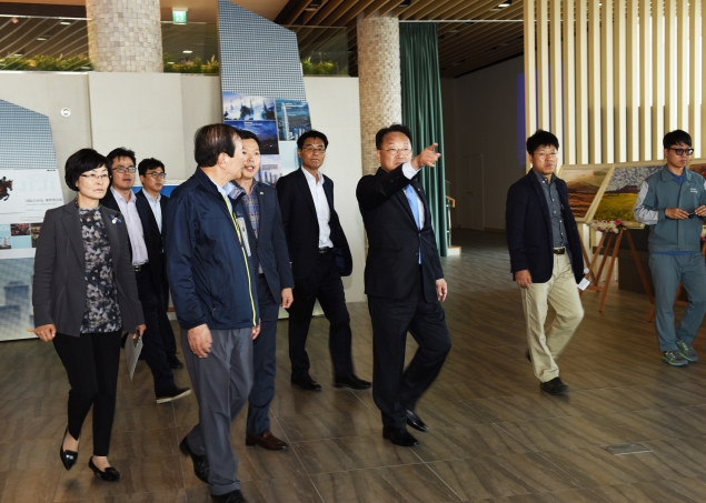 유일호 장관, 제주혁신도시 추진상황점검 및 이전기관 격려 - 포토이미지