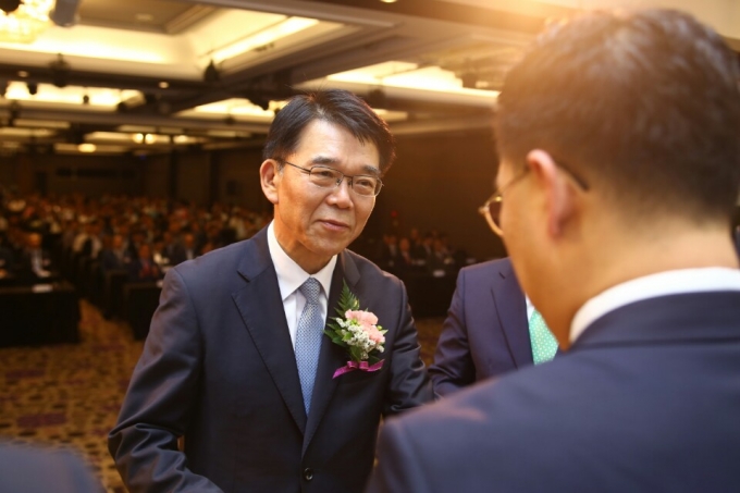 강호인장관, 제25회 도로의 날 기념행사 참석 - 포토이미지