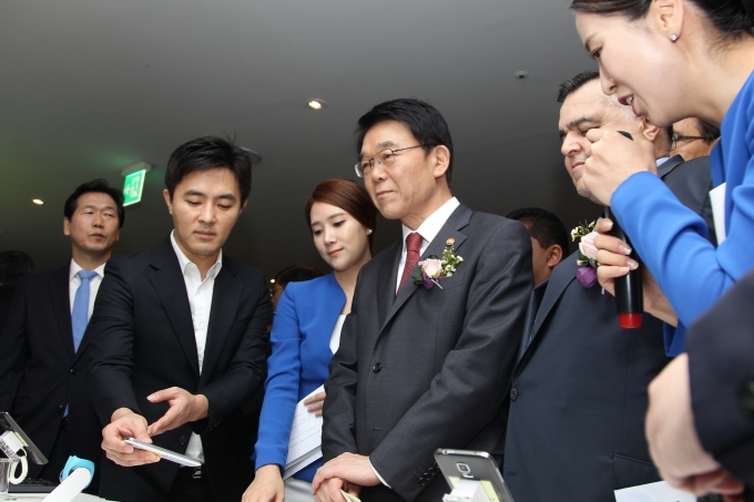 강호인 장관, 2016 글로벌 인프라 협력 컨퍼런스 개막식 참석 - 포토이미지