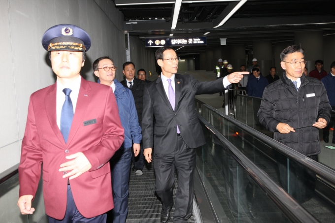 최정호 2차관, 수서고속철도 개통전 안전점검 - 포토이미지