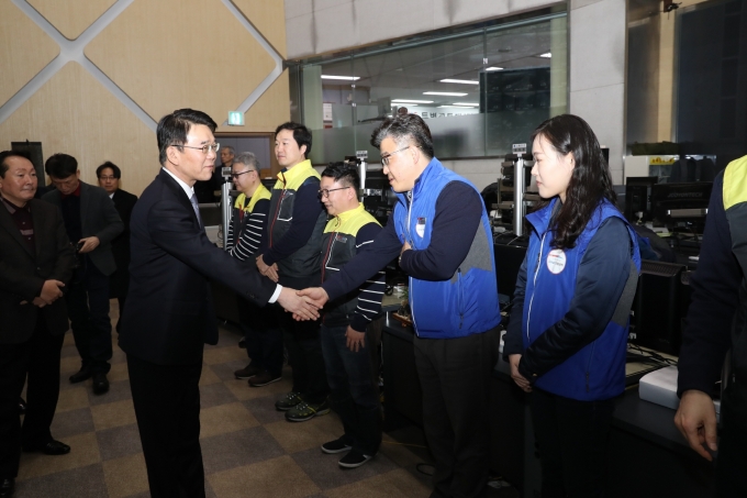 강호인 장관, 도로 특별교통대책 점검 도로공사 교통센터 방문 - 포토이미지