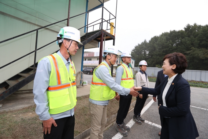 김현미장관, 신갈우회도로 건설 현장 점검 - 포토이미지