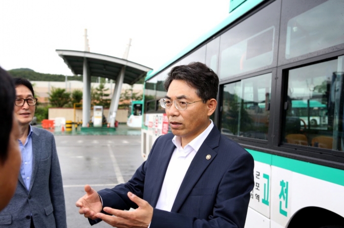 과로사회 탈출·안전한 대중교통 위한 근로시간 단축 협조 당부 - 포토이미지