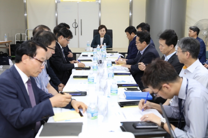 김현미장관, 서울 잠실 광역 환승센터를 방문 점검 - 포토이미지