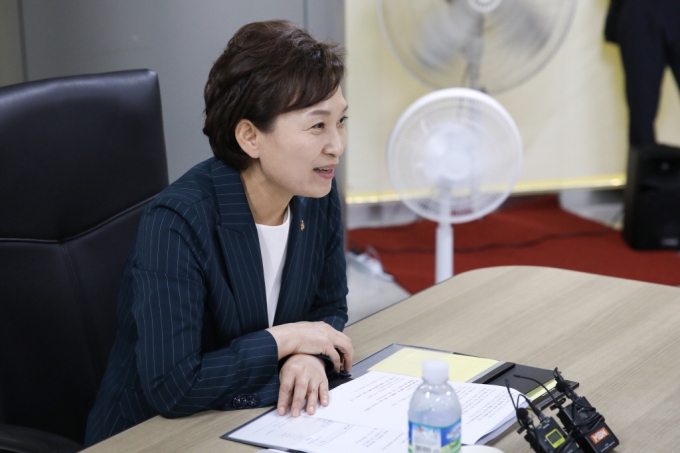 김현미장관, 서울 잠실 광역 환승센터를 방문 점검 - 포토이미지