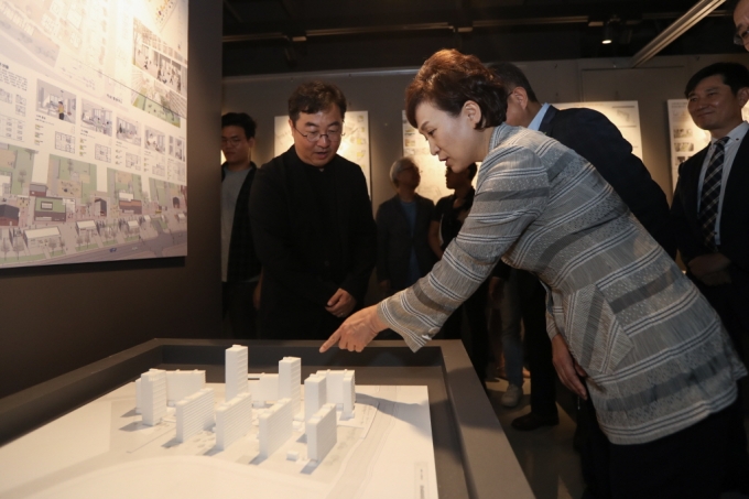 김현미 장관, 대한민국 공공주택 설계공모 대전 참석 - 포토이미지