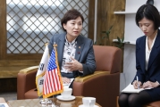 김현미 장관, 해리스 주한 미국 대사와 면담