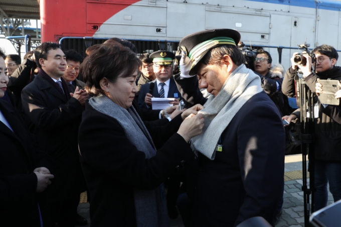 김현미 장관, 남북철도 공동조사단 출정식 참석 - 포토이미지