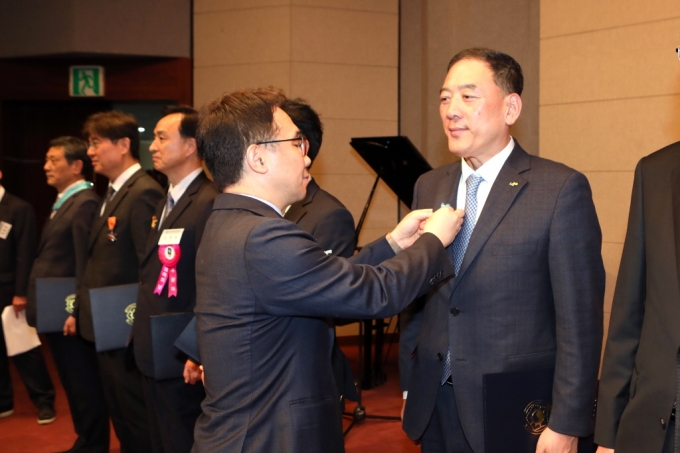 박선호 차관, “기술혁신 통한 미래 먹거리 발굴이 갈 길” 강조 - 포토이미지