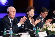 김현미 장관, “유라시아로 열차가 자유롭게 왕래하길 기대”