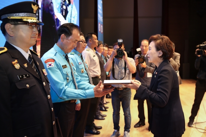 김현미 장관, 교통문화발전대회 참석