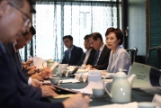 김현미 장관 “청년주택 등 맞춤형 주거지원 위한 맞손” 당부 - 포토이미지