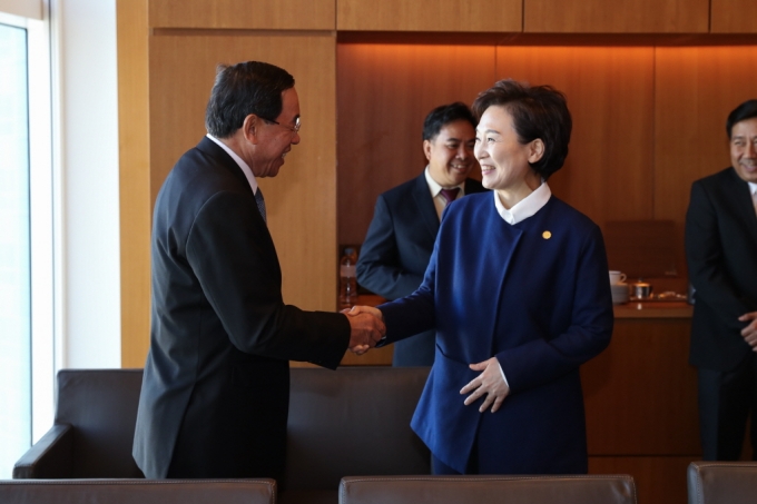 김현미장관, 특별정상회의 계기 활발한 인프라 외교활동 추진 - 포토이미지