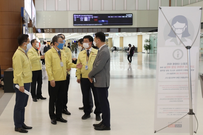 손명수 차관, “공항 방역에 최고 수준 방역태세 가동” 강조 - 포토이미지