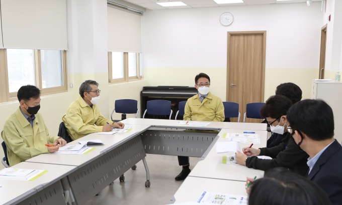 박선호 차관, “사각지대 없는 선제적 방역으로 어르신 안전 보호”