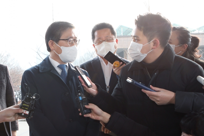 변창흠 장관내정자 출근 - 포토이미지