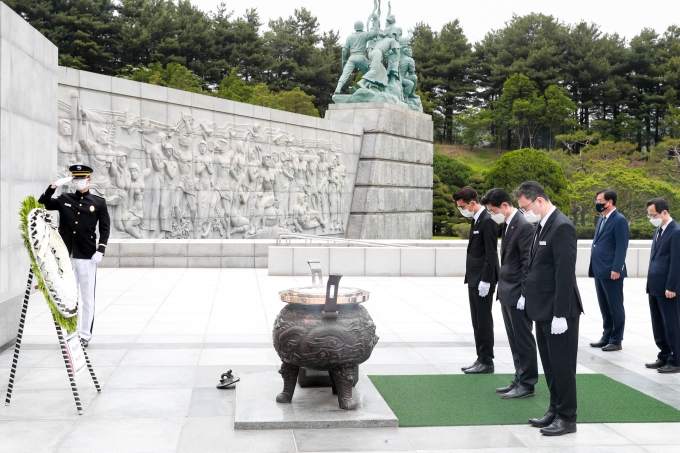 국토교통부 장관 대전 현충원 참배 - 포토이미지
