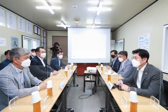 노형욱 장관 택배현장 찾아 - 포토이미지