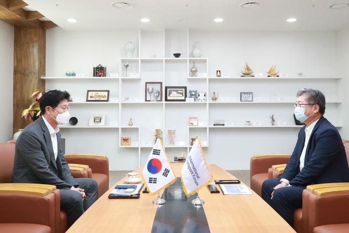 국토부 장관, ITF 사무총장 면담 - 포토이미지