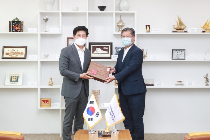 국토부 장관, ITF 사무총장 면담 - 포토이미지