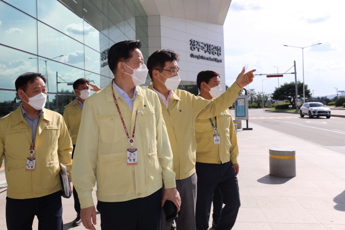 국토부 2차관 청주공항 폭염, 방역관리 현장점검