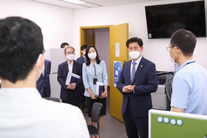 국토부 장관, 청년정책과 방문 및 부서 신설관련 기자단 방문 - 포토이미지