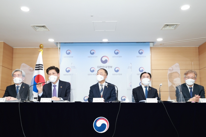 경제정책방향 관계부처 합동브리핑 - 포토이미지