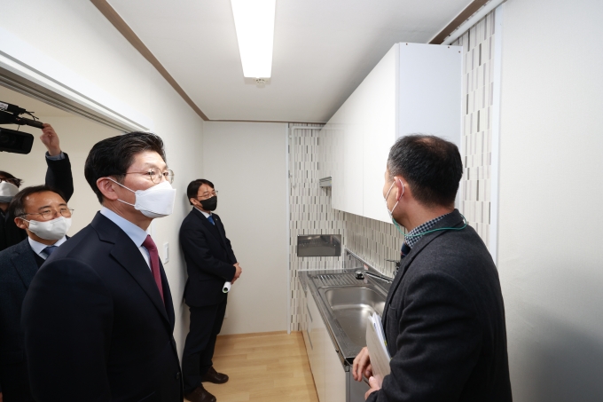 국토부 장관, 서울번동 영구임대주택 방문 - 포토이미지