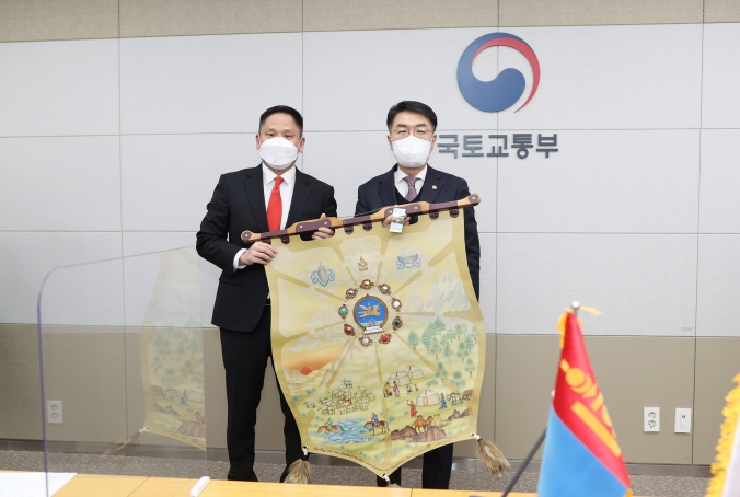 윤성원 1차관, 몽골 건설도시개발부 차관 면담 - 포토이미지
