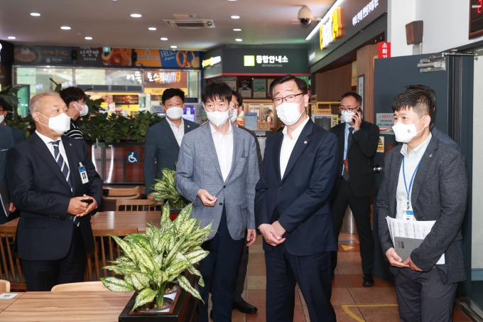 어명소 제2차관, 도로 분야 시설물 안전 및 운영관리 실태점검(천안삼거리휴게소) - 포토이미지
