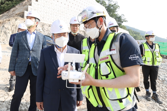 이원재 제1차관, 스마트 건설현장 점검 - 포토이미지