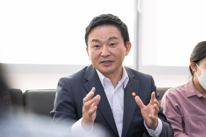 국토부 장관 기자실 방문 사진 - 포토이미지