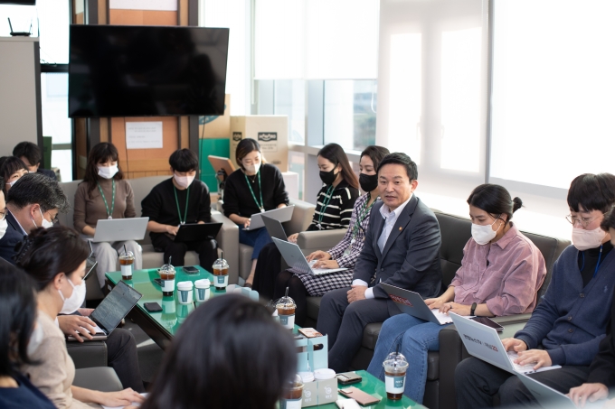 국토부 장관 기자실 방문 사진 - 포토이미지