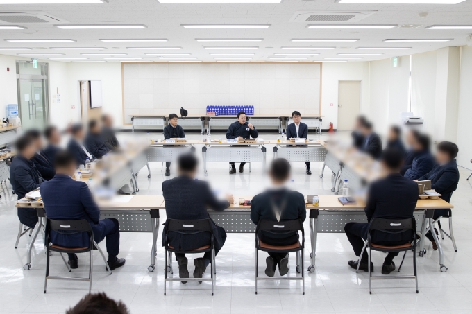 국토부 장관, 부산신항 관계자 오찬 간담회 - 포토이미지