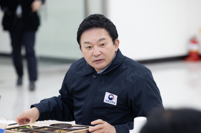 국토부 장관, 부산신항 관계자 오찬 간담회 - 포토이미지
