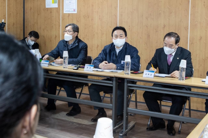부산초등학교 건립현장 방문 - 포토이미지