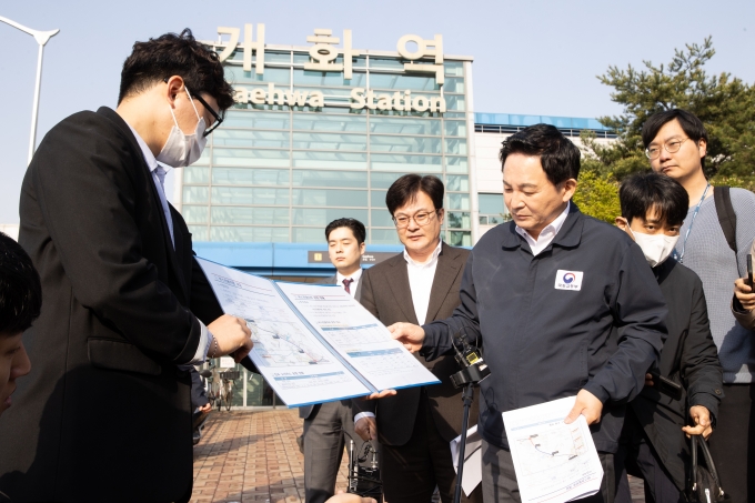 원희룡 장관, 김포 골드라인 혼잡구간 버스전용차로 현장점검 - 포토이미지