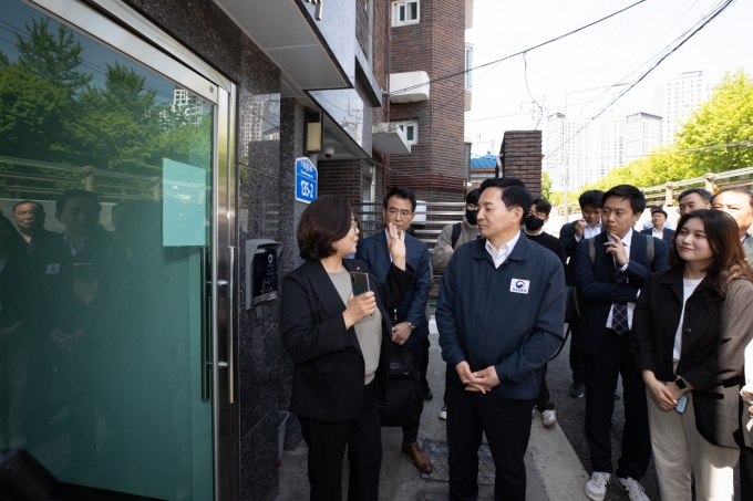 소규모 주택 관리비 점검 및 청년과의 대화 - 포토이미지