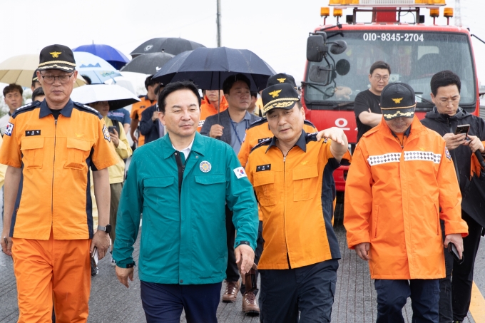 지하차도 침수사고 현장 방문 및 탈선 복구현장 관계자 격려