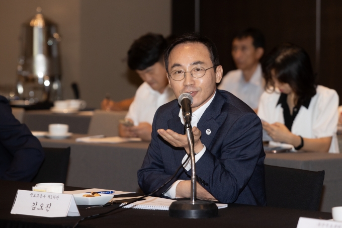 김오진 차관, 신산업과 지역협력이 균형발전 핵심과제 강조 - 포토이미지