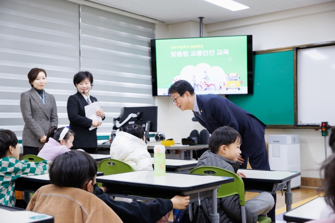 박상우 장관, 늘봄학교 재능기부 일일강사 참여 - 포토이미지