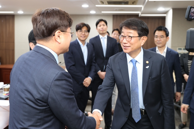 국토교통 산업계(부동산) 릴레이 간담회 - 포토이미지